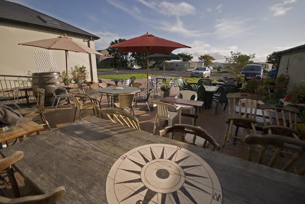 Beach Hotel&Restaurant Downings Bagian luar foto